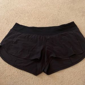 Black Lululemon Speed Up Shorts 2.5 inches